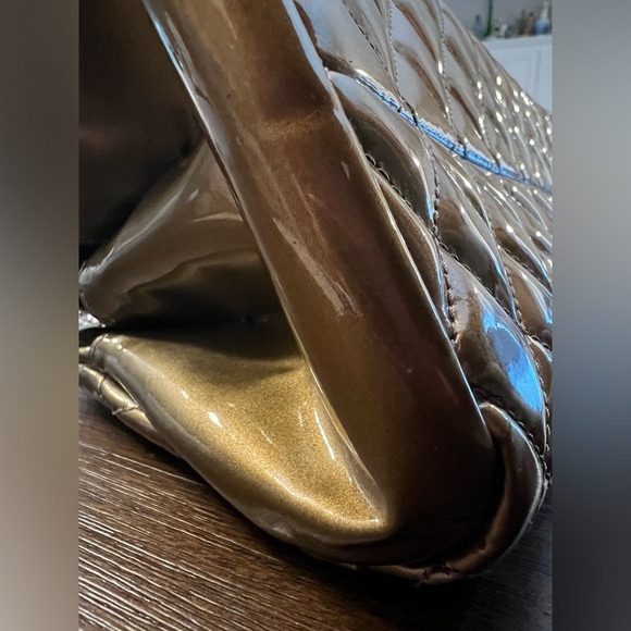 HP GUC Chanel Metallic Patent Leather Bowler w/ Hologram & card. Color transfer. - Picture 5 of 16